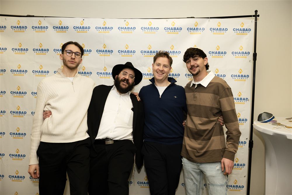 Students and community members together at a Chabad on Campus Vienna event